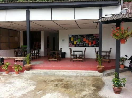 Dew Drop Inn Tanah Rata Exteriör bild